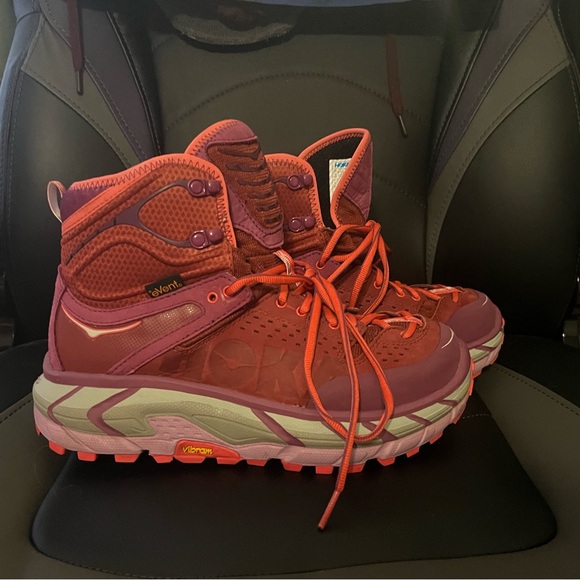 Hoka one one Tor Ulta Hi WP. Dark Plum. Size 8. Excellent used condition. - Picture 5 of 7